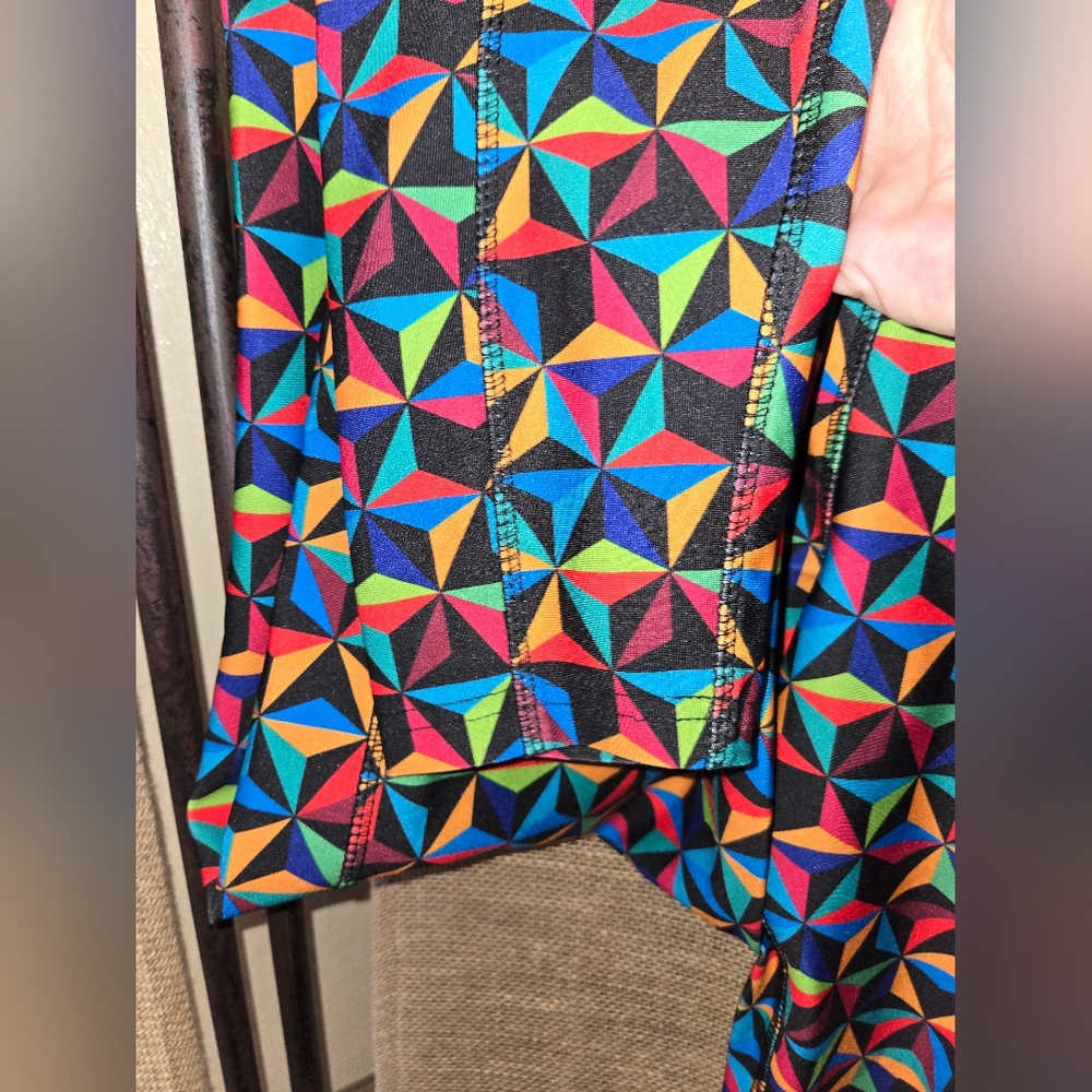 NWOT Women's Disney Epcot Muticolor Geometric Print Leggings Size Medium - Picture 5 of 9
